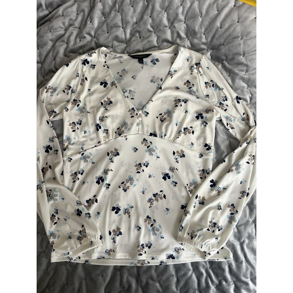 Banana Republic Floral MATTE JERSEY BUTTON-FRONT V-NECK TOP Size S